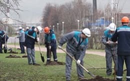 Субботник и посадка деревьев в комплексе турбинных лопаток