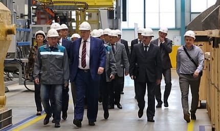 Sergei Movchan, Vice-President of Saint-Petersburg visiting Power Machines facilities