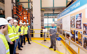 Победители общенационального конкурса «Сила будущего» посетили комплекс тихоходных турбин «Силовых машин»