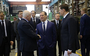  Визит на Ленинградский Металлический завод премьер-министра России Дмитрия Медведева