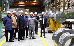 Министр энергетики России Сергей Цивилёв посетил турбинное производство «Силовых машин»